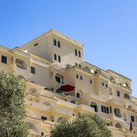 In With Terrace Apartman